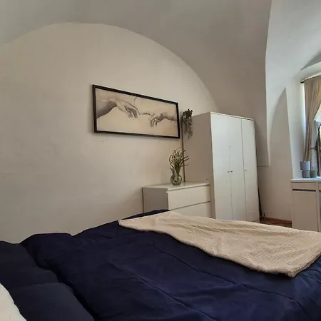 Mirror Apartment, Old Town