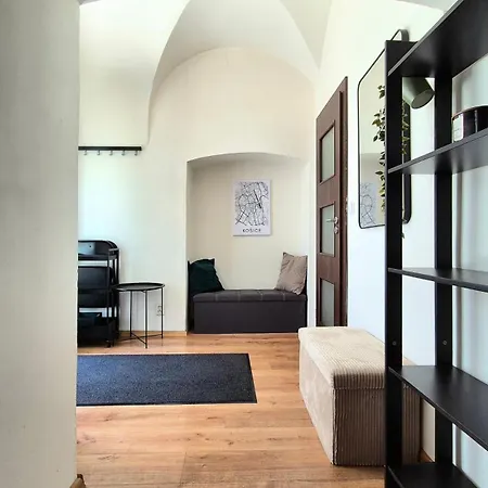 Mirror Apartment, Old Town Apartmán