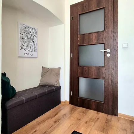 Mirror Apartment, Old Town *